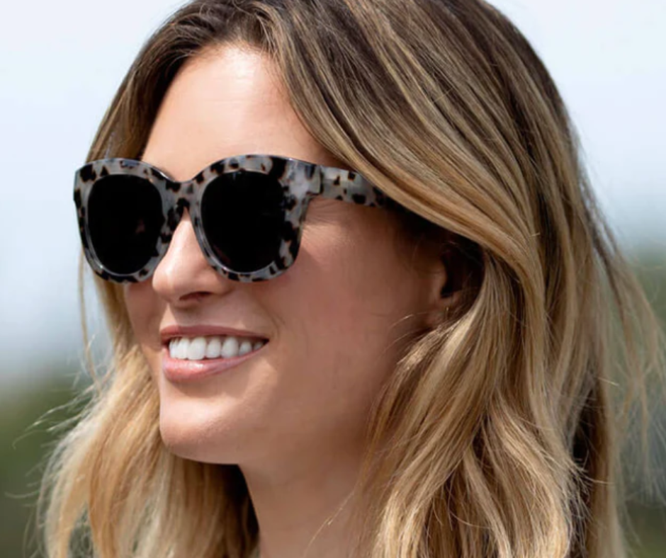 Center Stage Readers - Sunglasses