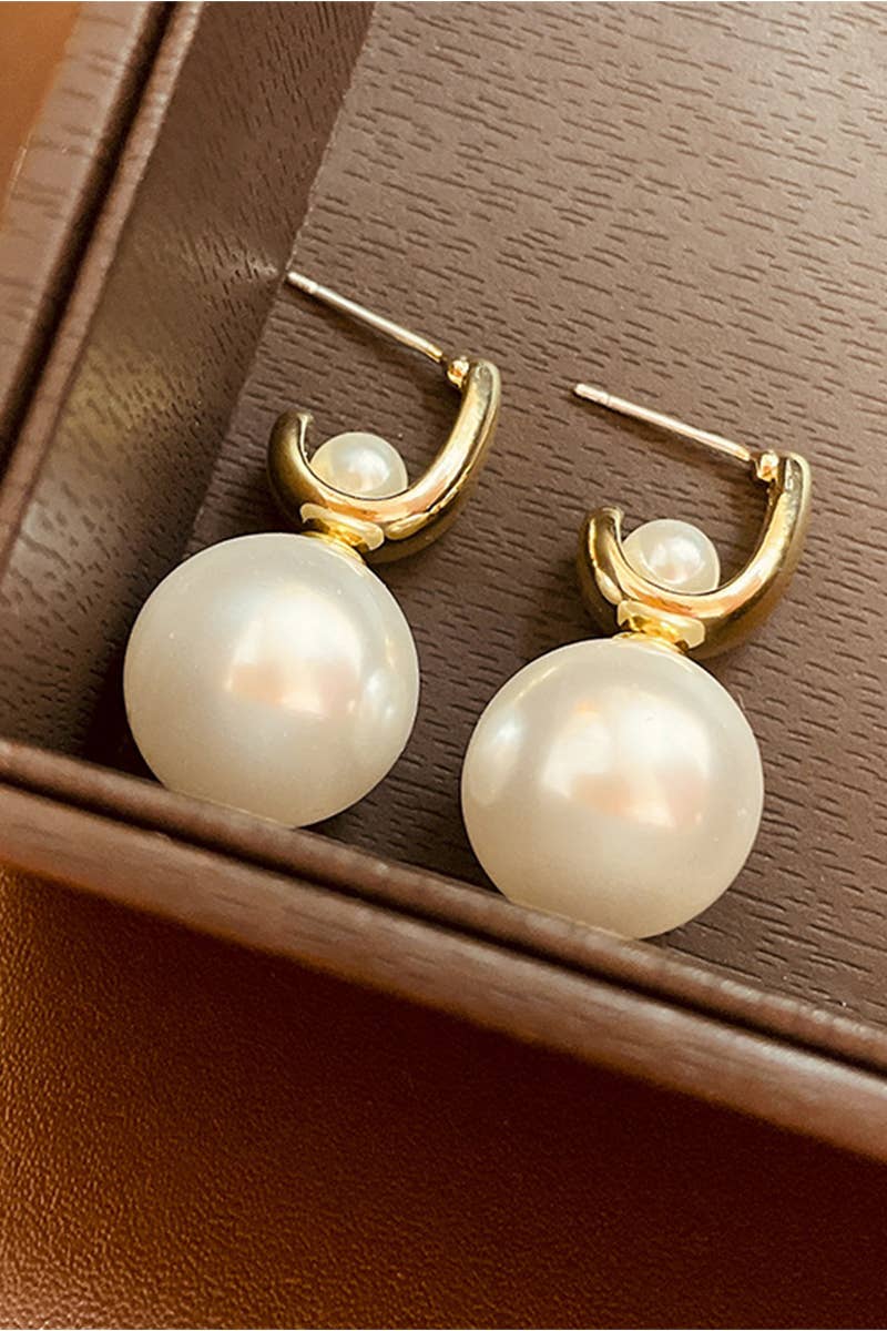 Amelia Pearl Earrings