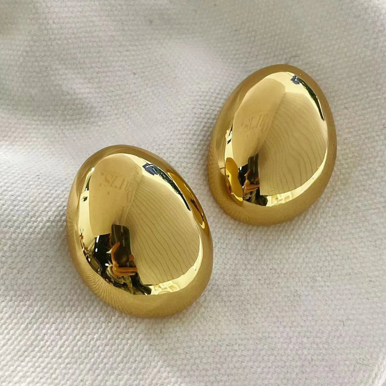 Gold Oval Stud Earrings
