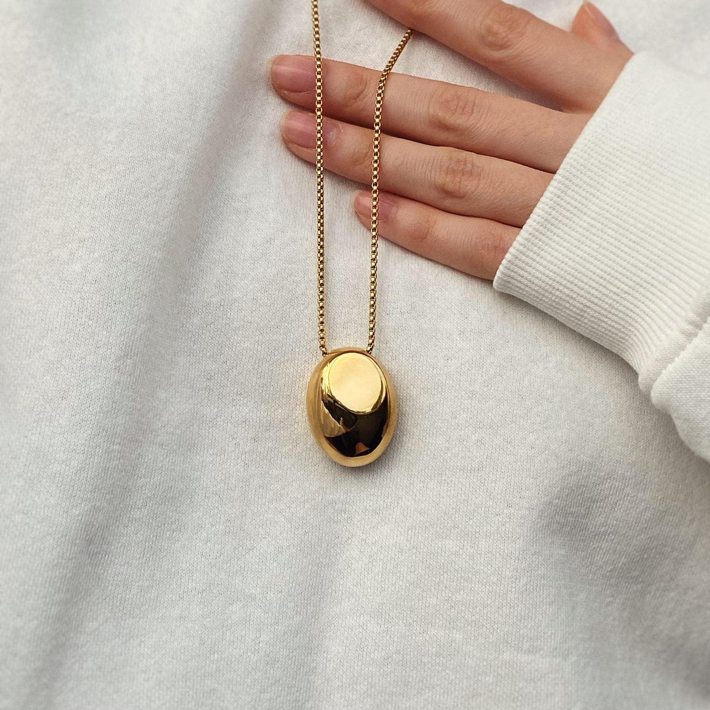 Oval Pendant Necklace