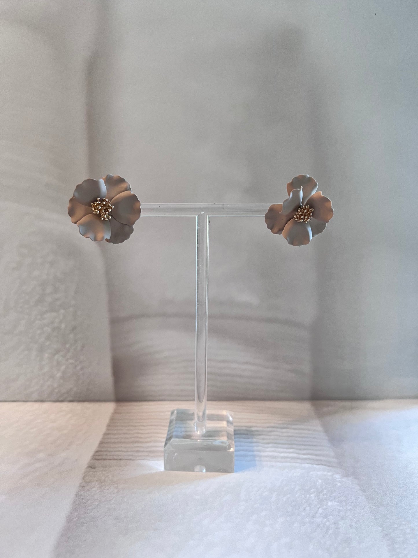 Dahlia Khaki Earrings